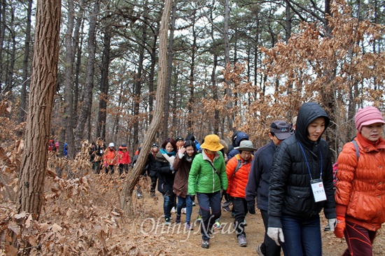 고양힐링누리길에서 겨울숲 걷기 행사가 열렸다. 