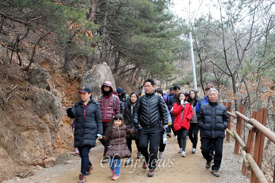  고양힐링누리길에서 겨울숲 걷기 행사가 열렸다. 