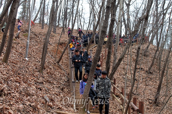  고양힐링누리길에서 겨울숲 걷기 행사가 열렸다. 