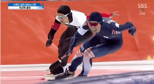  이규혁이 소치올림픽 스피드스케이팅 남자 500m에서 투혼의 역주를 보여주고 있다. 사진은 SBS 중계화면 캡쳐 모습 