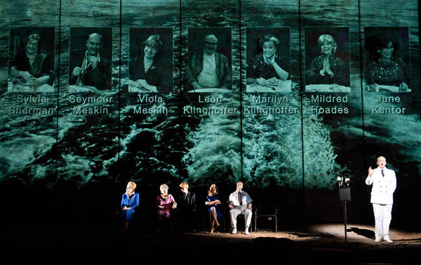 '중국의 닉슨'을 작곡한 존 아담스가 팔레스타인 테러리스트들에 의해 살해된 유대계 미국인 레온 클링호퍼의 실화를 그린 오페라가 메트에 초연된다.