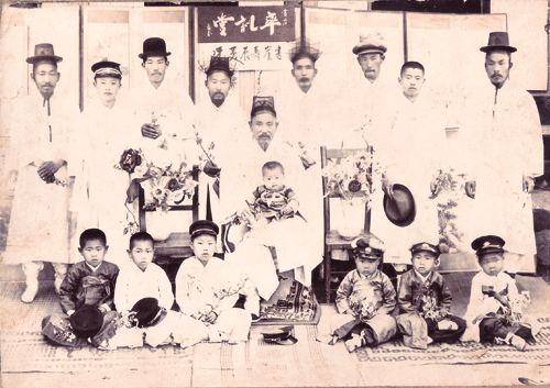 3대 직계가족사진(1914년 봉산 시동리) / 조보영