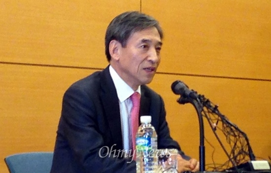 이주열 한국은행 총재 내정자가 3일 오후 서울 소공동 한은 별관에서 열린 기자회견에서 발언하고 있다. 