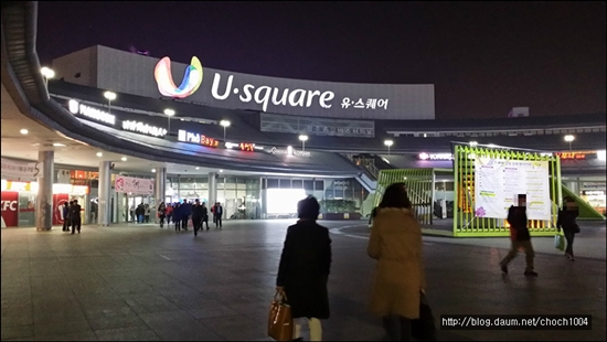 광주광역시 종합버스터미널은 우리나라에서는 제일 큰 터미널로 하루 2만5천여 명의 승객들이 이용하고 있다.
