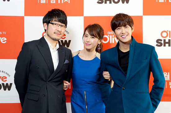  <올리브쇼>의 MC인 박준우, 홍은희, 광희(왼쪽부터)