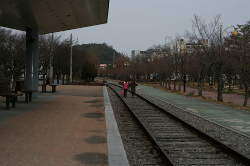 영산포 철도공원. 철도가 옮겨지고 옛 역에 공원이 조성됐다. 