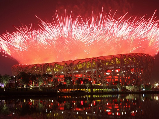 중국의 소프트파워를 자랑하는 개막식과 화려한 불꽃놀이