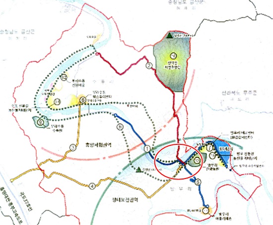   금강을 가로 지르는 교량 가설 공사와 호안도로 등이 포함된(붉은 원안) '방우리종합발전계획'