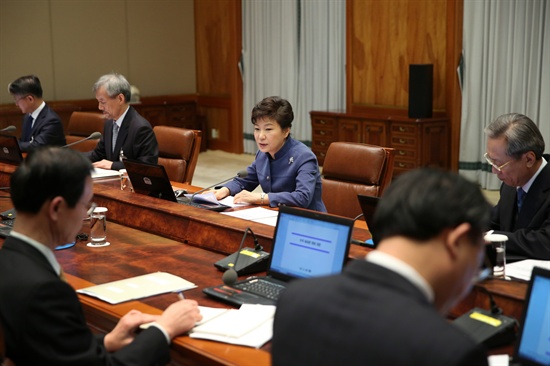  박근혜 대통령이 지난 10일 수석비서관회의에서 발언을 하고 있다.