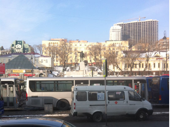 블라디보스토크 기차역 앞에서 바라본 도심 풍경. 겨울, 블라디보스토크의 추위는 그야말로 살인적이었다. 