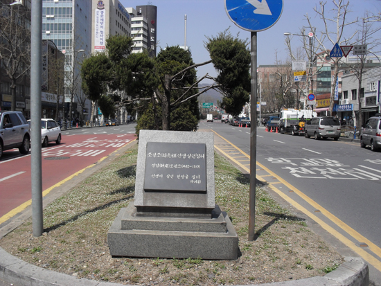 조광조의 생가 터. 서울 종로구 낙원상가 옆에 있다. 사진 왼쪽에 천도교 회관이 보인다.
