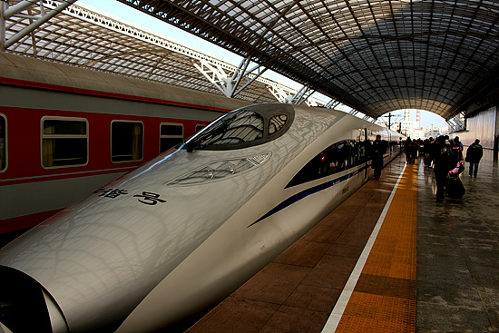 중국 초고속 열차 모습