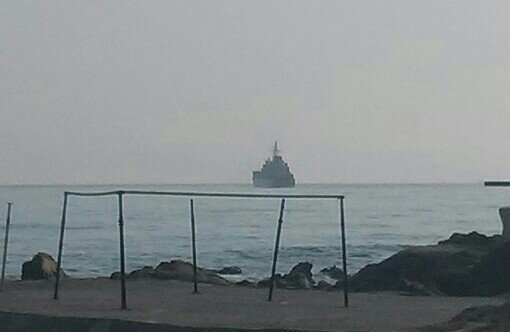 지난 31일 경북 포항에서 벌어진 쌍용훈련에 참가한 전함이 바다 멀리 보인다. 