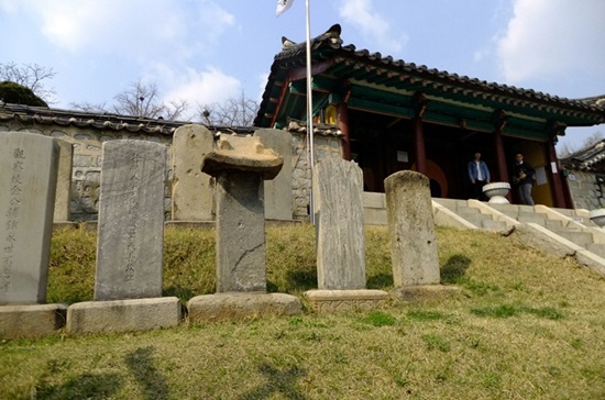 서울에 남아 있는 유일한 향교인 양천향교. 
