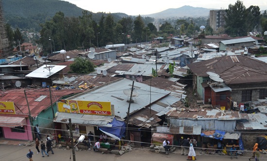 에티오피아 수도 외곽 마을 풍경