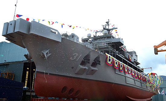 해군 사상 최초로 건조된 수상함 구조함(ATS-Ⅱ)인 '통영함'(3천500t급)이 2012년 9월 4일 경남 거제 대우조선해양에서 진수식을 갖고 있다. 