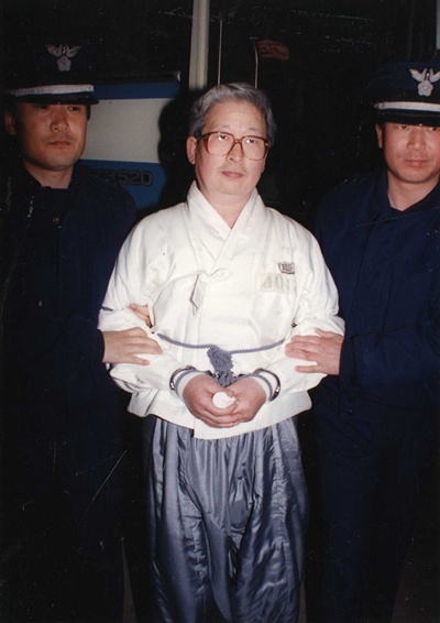 1992년 4월 17일 세모 사기사건 선고공판을 받기 직전의 유병언 당시 세모그룹 사장. 