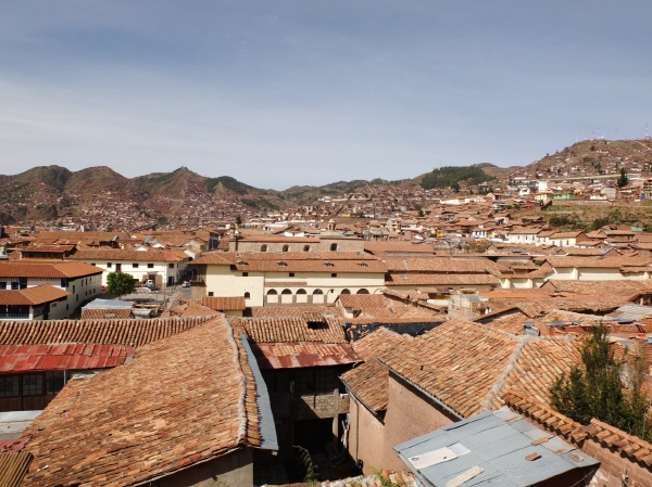 우리네 기와와 닮은, 쿠스코의 지붕. 고층건물이라고는 전혀 없는 모습이 잉카시대를 연상시킨다.