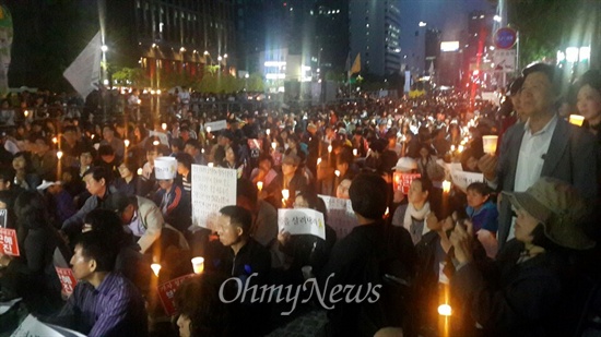 10일 오후 서울 광화문 청계광장에서 열린 세월호 참사 추모문화제.