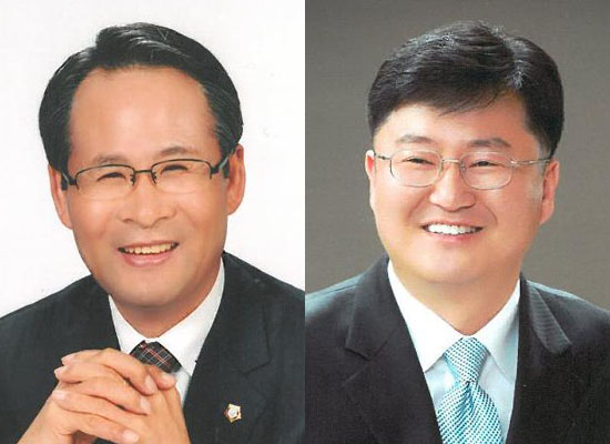 거제시장 선거에 나선 새정치민주연합 이행규 후보(왼쪽)와 무소속 김해연 후보가 야권단일화에 합의했다.