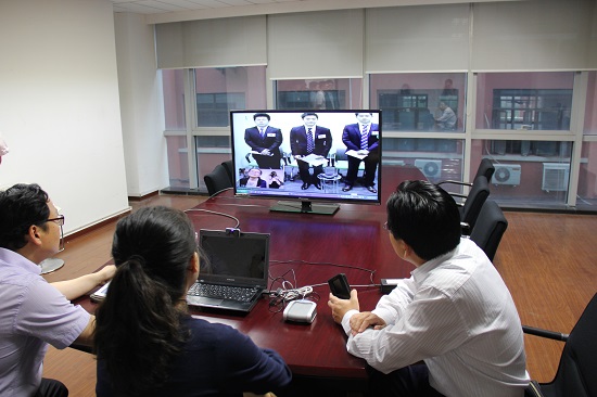 중국에 진출한 한국기업 및 한국에 거주중인 구직자가 화상 면접을 진행하고 있다.