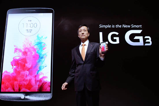 박종석 LG전자 MC사업본부장(사장)이 지난 2014년 5월 28일 서울 여의도 LG트윈타워에서 열린 LG G3 미디어데이 행사에서 제품을 소개하고 있다.