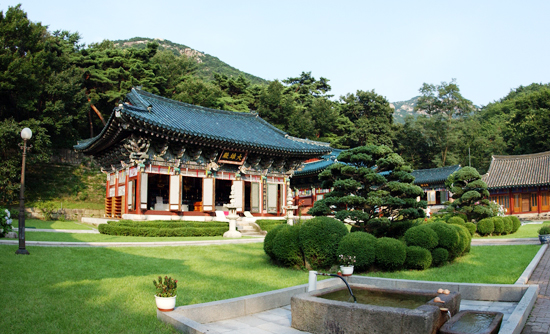 고려 현종 2년(1011)에 창건 된 서울 삼각산 진관사