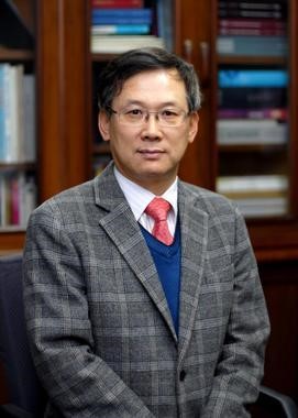 신임 청와대 홍보수석으로 임명된 윤두현 YTN 플러스 사장.