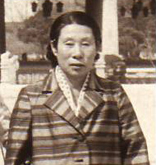 신혼 초 장모님이 서울에 오셨을 때 경복궁에서(1977).