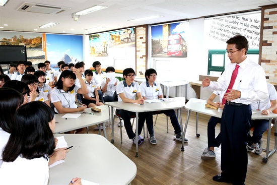 박종훈 경남도교육감 당선인은 지난 16일 마산구암고에서 학생들과 대화의 시간을 가졌다.
