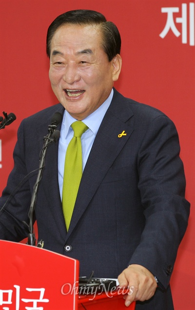 서청원 새누리당 의원이 6월 19일 서울 여의도당사에서 기자회견을 열어 "국민의 뜻을 받아 국정을 주도하고 무한 책임을 지는 책임정당의 '책임대표'가 되고자 한다"면서 7·14 전당대회 대표 경선 출마를 공식 선언했다.