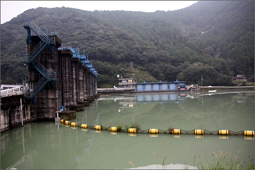 수문을 열기 전 아라세댐 모습(지난 2008년 10월).