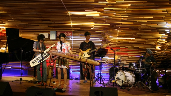 밴드 루나와 시간여행자들이 9일 홍대 라이브클럽에서 두 번째 공연을 가졌다.