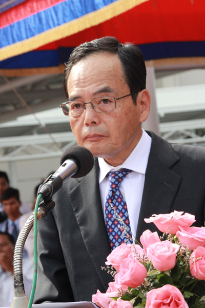 이온몰 백화점 소이치 오카자키 회장 겸 CEO는 이날 오픈식에서 "이온그룹에서 프놈펜에 2억500만 달러를 투자해 쇼핑몰을 건설하기로 결정하기까지 무려 3년이라는 시간 동안 캄보디아 현지조사를 거쳤다"고 말했다. 