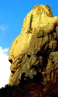 부처님 모습을 닮은 봉정암 불사리탑 위의 바위