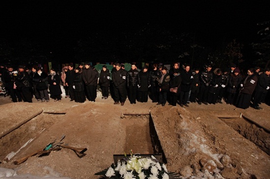 마석 모란공원에 안장되는 용산 참사 희생자들 - 이윤선 기자