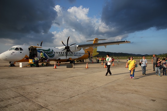 4월 21일 팔라완 부수앙가 공항에 도착하다. 