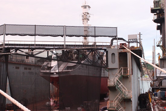 7월 31일 오후 여수해양 조선소에서 사조산업 소속 참치잡이 마로라오이호를 수리하던 중 20여명 의 사상자가 나왔다.
