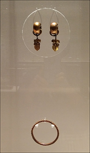 굵은고리 귀걸이, 오구라컬렉션 기증, 일본 중요문화재