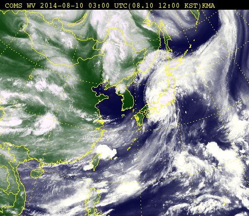 일본 남부를 통과 중인 태풍 ‘할롱’ <자료=천리안위성 수증기영상, 2014.8.10. 낮 12시>