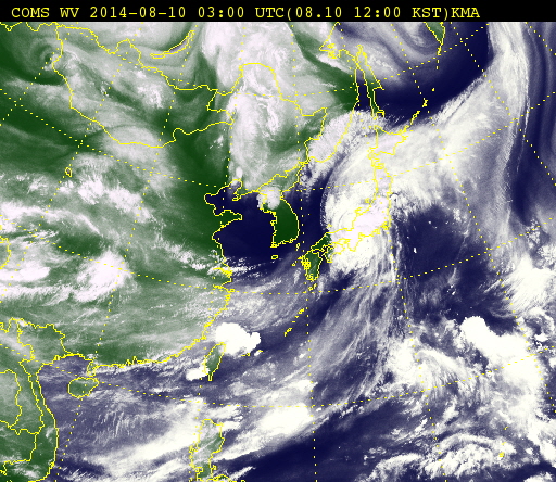  일본 남부를 통과 중인 태풍 ‘할롱’ <자료=천리안위성 수증기영상, 2014.8.10. 낮 12시>