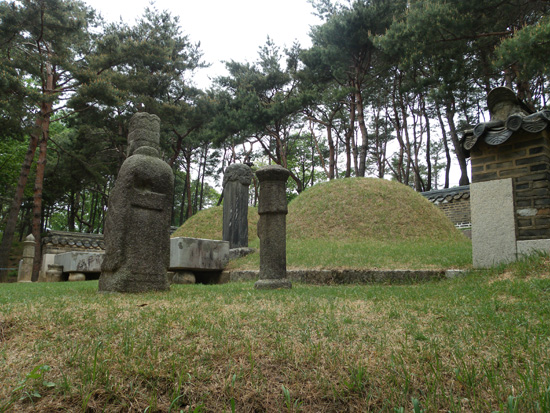  광해군의 무덤. 경기도 남양주시 진건읍에 있다. 
