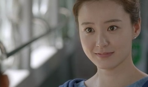  KBS 2TV 월화드라마 <연애의 발견>에서 한여름 역할로 호평을 받고있는 정유미