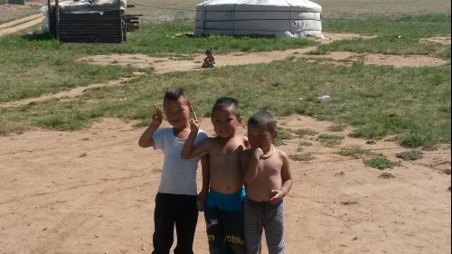 천진난만한 미소의 몽골 아이들