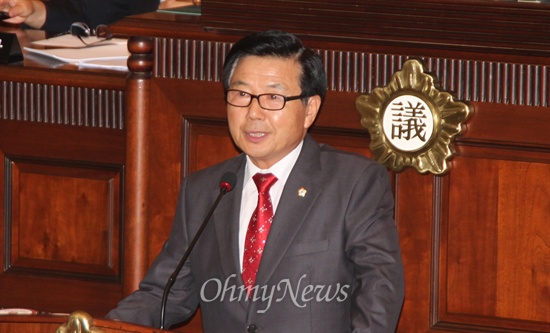대전서구의회 의장에 선출된 새누리당 소속 박양주 의원.