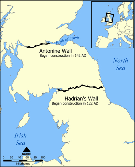 2세기 초반 로마 황제 하드리아누스가 브리튼 섬을 가로질러 쌓았던 하드리아누스 장벽. 이 벽의 북쪽은 칼레도니아로 불렸습니다.