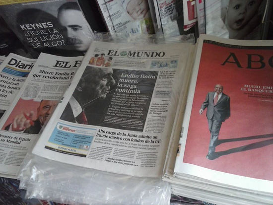 에밀리요 보틴 회장의 타계 소식을 앞 다퉈 보도한 스페인 일간지들의 모습