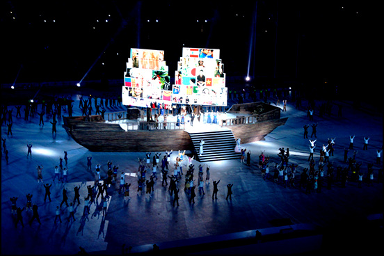  인천아시안게임 축하공연에서 아시아는 하나라는 주제의 공연을 펼치는 모습