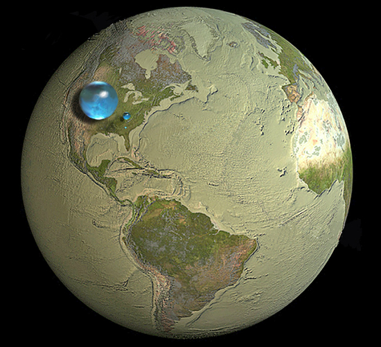 지구의 수량을 북미대륙 위에 구형으로 나타냈다. 해수와 담수 등을 합한 총량은 직경 1384km의 구(가장 큰 물방울)에 해당한다. 민물의 총량은 직경 273km(중간 크기 물방울), 호수와 강 하천이 품고 있는 물의 양은 직경 56km 남짓인 구(가장 작은 물방울 모양)의 부피 정도이다. 