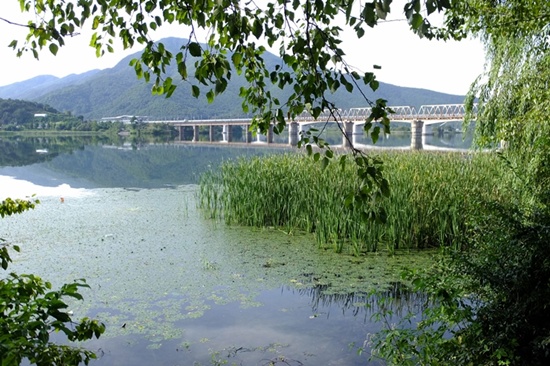 운길산, 북한강 철교가 보이는 호젓한 양수리 환경생태공원.